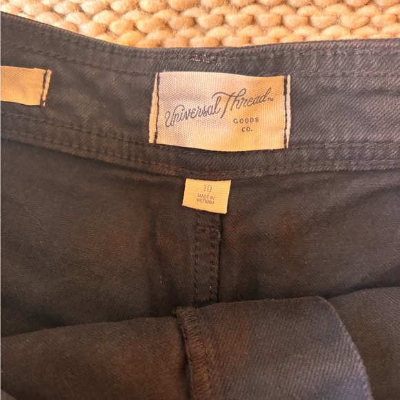 Universal Thread Women's Dark Jean Shorts - Picture 2 of 2